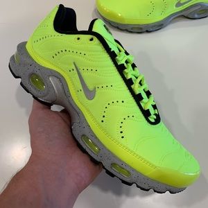 Nike Air Max Plus PRM Full Volt Silver New Size 8